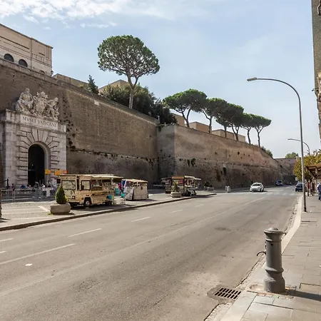 Residenza Vaticano By Hili